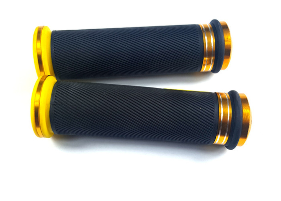 คุณภาพ  Aluminium Alloy Rubber Aftermarket Motorcycle Hand Grips Replacement B647 65 โรงงาน
